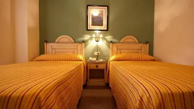 Hotel Los Bartolos Отели в г. 