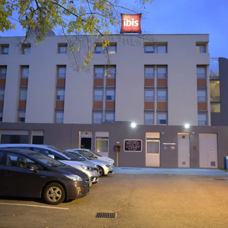 Ibis Lyon Gerland Rue Mérieux