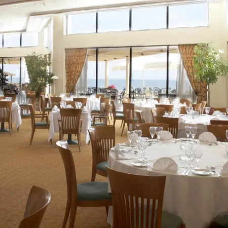 Ramada Plaza by Wyndham Thraki