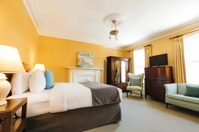 The Halliburton โรงแรมใน