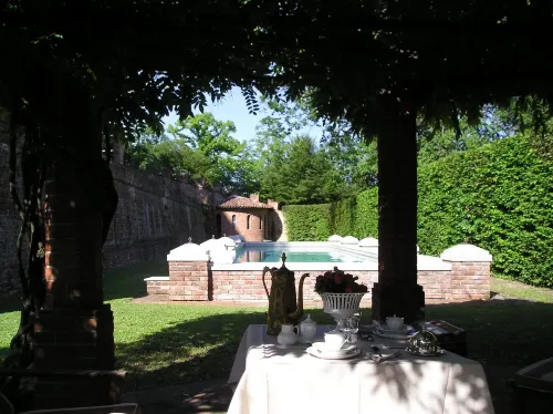 Castello di Gabiano - Dimora Resort Storica Hotel a Trino