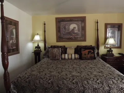 Crest Country Inn