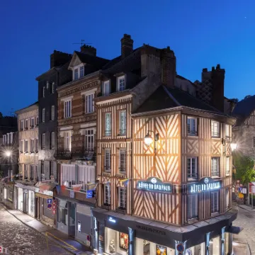 Hotel le Dauphin Hotels near Saint Catherine's Church