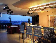 โรงแรมบิซ บาตัม - ที่มีบาร์
