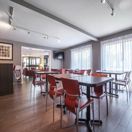 Comfort Inn East