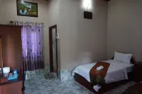 Phetphaylin Hotel