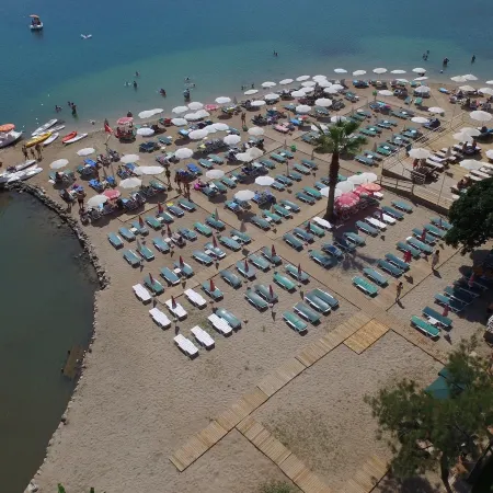 S3 Seahorse Beach Club