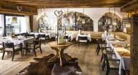 Alpenlove - Adult Spa Hotel - Bãi đậu xe