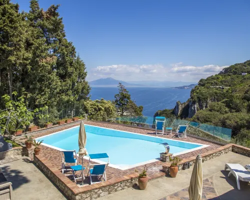 Suite Villa Carolina Hotels in Capri