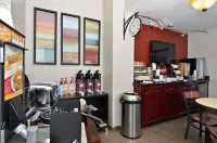 Clackamas Inn and Suites - breakfast