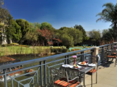 プロテア ホテル バイ マリオット ミッドランド ミッドラントのホテル