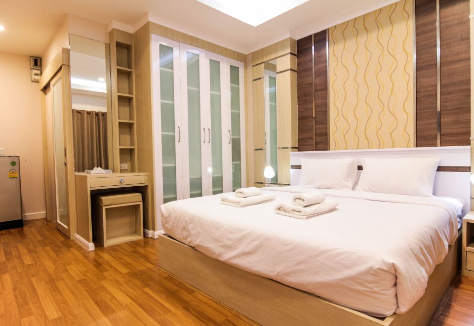 앳 홈 앳 우돈의 깔끔한 리셉션 구역 사진