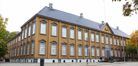 City Living Sentrum Hotel Отели в г. Vanvikan