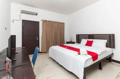 RedDoorz near Bahu Mall Manado Hotel di Malalayang