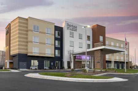 Fairfield Inn & Suites Mebane Отели в г. Вудлон