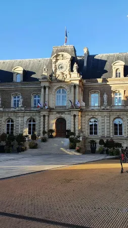 Campanile Amiens - Glisy Отели в г. Корби