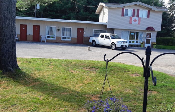 Pine Grove Motel