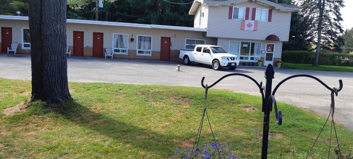 Pine Grove Motel Hotels in Sault Ste. Marie