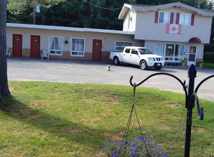 松樹林汽車旅館