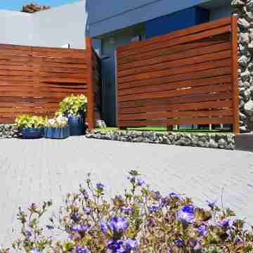 The Hillcrest Guesthouse Hotel Exterior