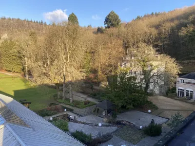 Castel de Pont-a-Lesse Hotels near Grotte de Dinant La Merveilleuse