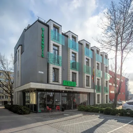 Algiro Hotel Отели рядом с достопримечательностью «Костел Воскресения Христа»