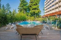 HÔTEL C Suites Chambres Spacieuses - Pool