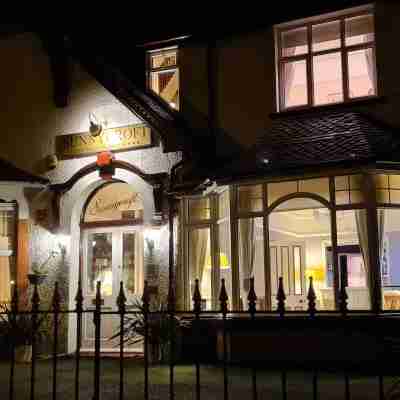 Sunnycroft Private Hotel Hotel Exterior