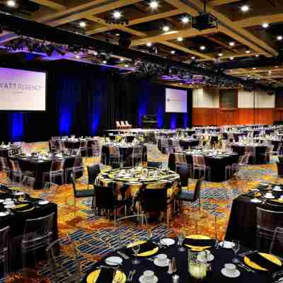 Hyatt Regency Calgary Dining/Meeting Rooms