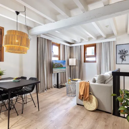 Samaritana Suites Отели рядом с достопримечательностью «Торговый центр El Corte Ingles»