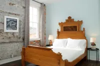 Bischoff Inn - Former 1870 Furniture Factory Now 5 Room Boutique Hotel Hotels in Tamaqua