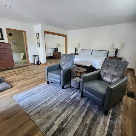 Silver Pines Lodge