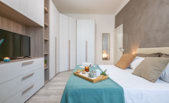 Sage&Rosemary Home - with Garden by Pleiades Home