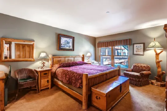 Jackpine & Black Bear Condos by Vail Resorts