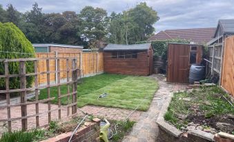 Charming 2-Bed Apartment in Brentwood Free Parking