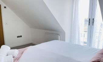 Quartz Apartment in Cambridge