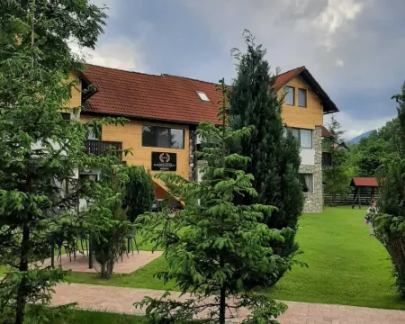 Garden Retreat Hotels in Bran