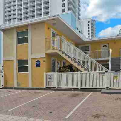 Ultra Exciting Apartment at Boardwalk Hotel Exterior