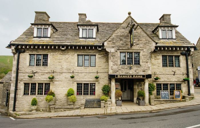 Bankes Arms Hotel