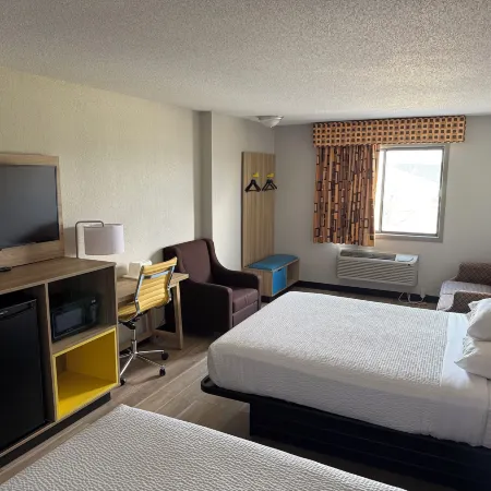 Days Inn by Wyndham Muncie -Ball State University