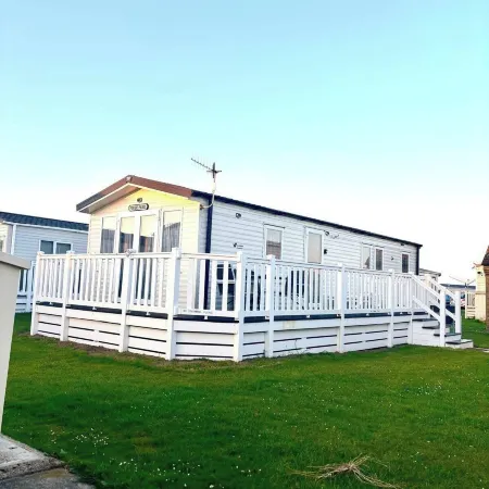 Luxury Chichester caravan Seaside Retreat