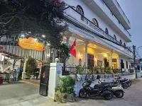 H&H Diamond Nail Guesthouse Hotel di Thủy Thanh