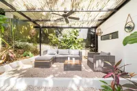Believe Surf & Yoga Lodge Santa Teresa