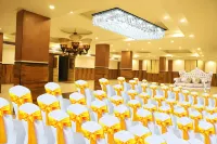 Hotel Girija Sunrise 300 Meter from Baba Dham Temple