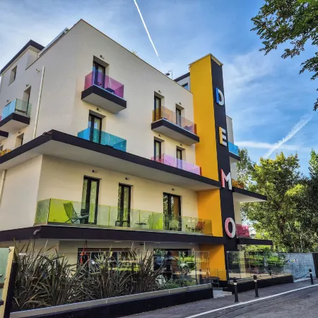 Demo Hotel Design Emotion Отели рядом с достопримечательностью «Сан Джулиано»