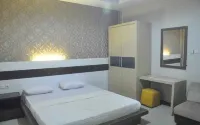 Hotel Indah Kendari Hotels in Kadia