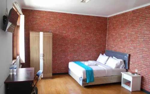 Rumah Syariah & Kolam Renang Bugenville Guesthouse فنادق في Cimenyan