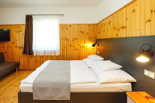 Fehér Sas Panzió és Étterem - Homestays