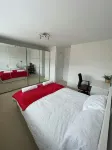 Dartford 4 Beds Sleeps 8 Near Bluewater and M25 Các khách sạn gần St Mary The Virgin Stone Parish Church