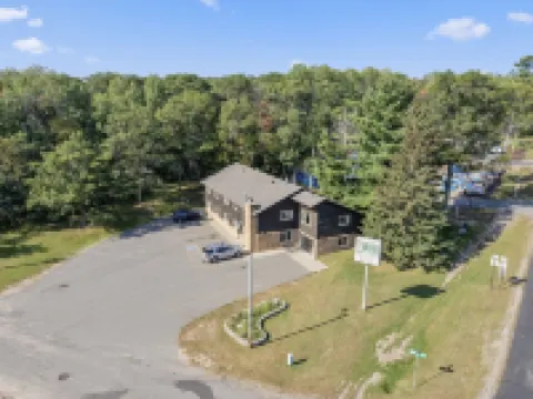Pelican Lakes Motel Hotels in Breezy Point
